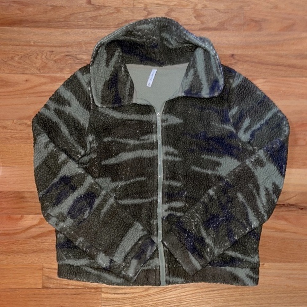 Z Supply Sherpa Camo Fleece Pile Teddy Jacket - Picture 2 of 3